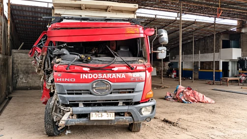 Perbaikan Dump Truck dan Bus - sebelum 1
